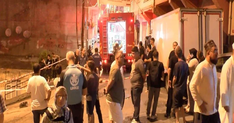 Beyoğlu’nda patlama: Mahalleli sokağa döküldü!