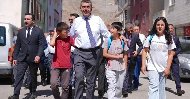 Bakan Tekin’den milli ve manevi değerler vurgusu: Demek ki biz doğru yoldayız VİDEO İZLE