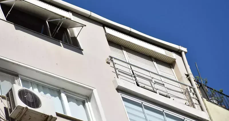 Kayıp olarak aranırken oturduğu binanın bahçesindeki eklentide cesedi bulundu