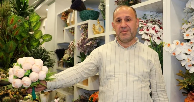 Antalya da yaz düğünlerinde şakayık buketler öne çıktı Antalya Haberleri