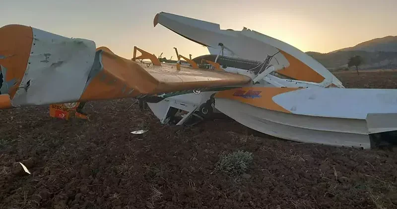 Aydın da orman yangınına müdahale eden uçak, zorunlu inişte kaza kırıma uğradı