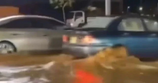 Suudi Arabistan da şiddetli yağış ve Sel: Sokaklar Sular Altında Kaldı VİDEO İZLE