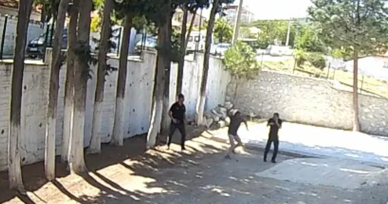 Belediye başkanı, zabıta memurlarını sopayla darp etti