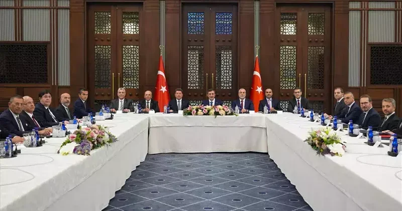 Cevdet Yılmaz, TİSK heyetini kabul etti