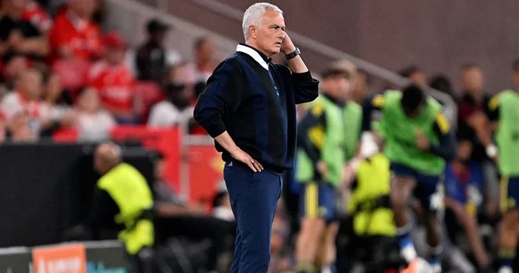 Mourinho nun kaderi, Başkan Ali Koç un iki dudağı arasında!