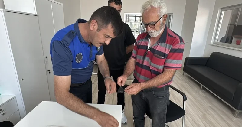 Yolda bulduğu altınları sahibine ulaştırdı Sözcü Gazetesi