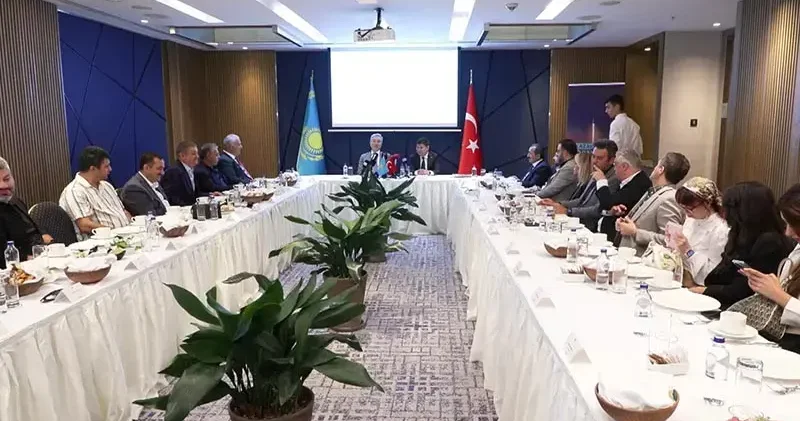 Kazakistan ın Ankara Büyükelçisi Sapiyev, İstanbul da basın mensuplarıyla buluştu