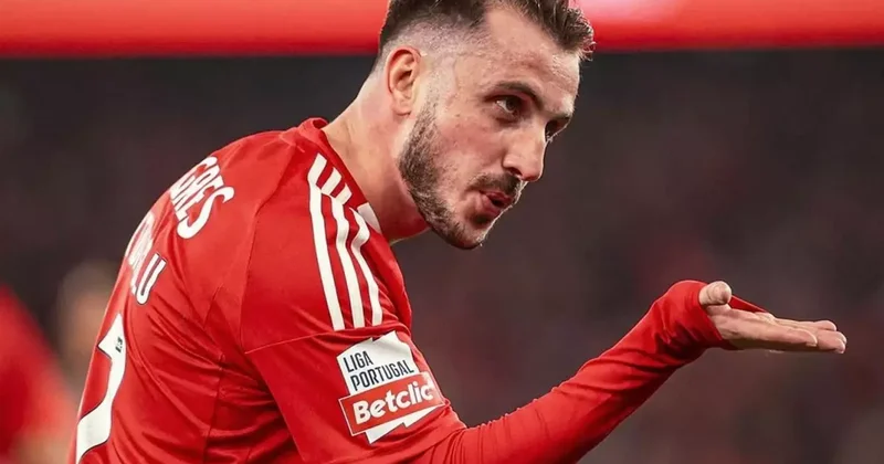 Kerem Aktürkoğlu nun Fenerbahçe stadında izlediği maçın fotoğrafı paylaşıldı! İşte o kare