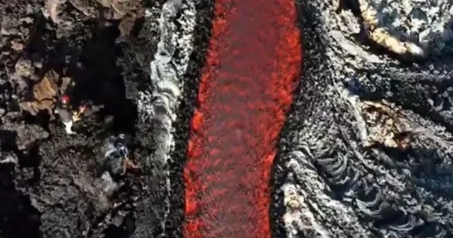 Etna Yanardağı’nda yeni hareketlilik: Lavlardan yarık oluştu VİDEO İZLE