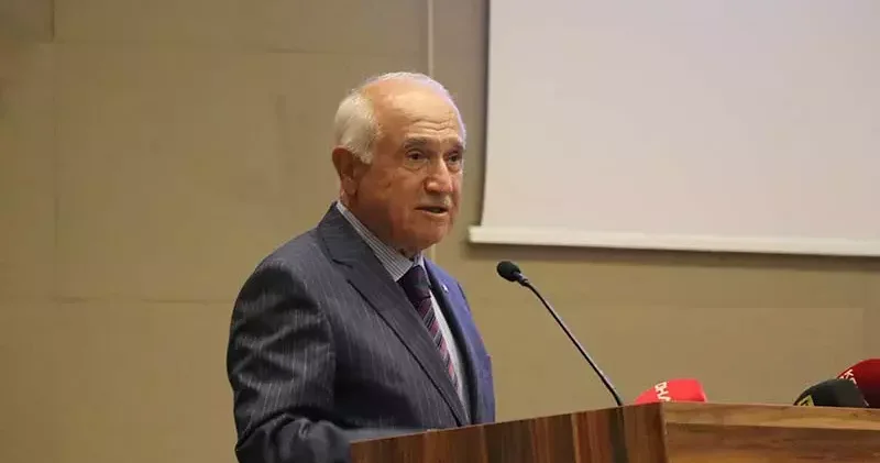 Cemil Çiçek: Batı dünyası vicdanını, İslam dünyası da aklını kaybetti