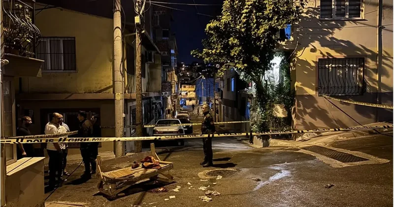 Gece yarısı bıçakla dehşet saçtı: 1 ölü, 2 yaralı