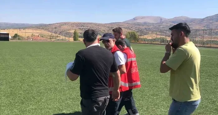 Odun keserken parmağı koptu! Hastaneye helikopterle götürüldü