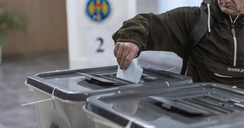 Moldova da 3 parti ve 2 blok parlamentoya girdi