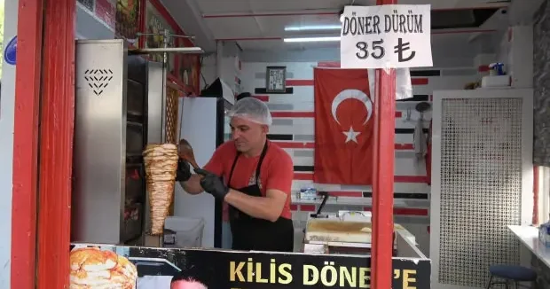 Kilis haberleri Kilisli usta 25 TL ye döner satıp 10 TL kar ediyor! Maliyet hesabını böyle yaptı 29 Eylül 2025