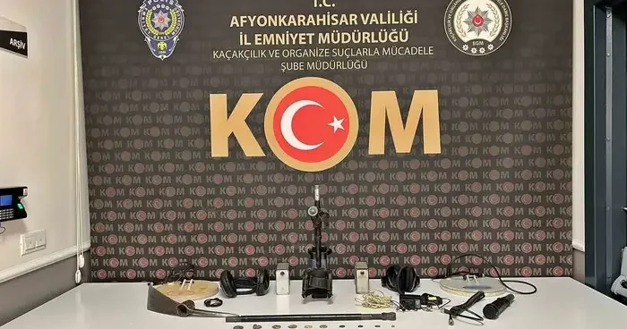 Tarihi sikke ve kazı malzemeleriyle yakalanan 3 kişi gözaltına alındı