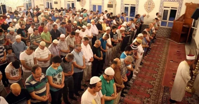 Namazda okunacak sureler hangileri? Namaz sureleri Türkçe okunuşu! Namazda okunan surelerin isimleri sıralaması Dini Bilgiler