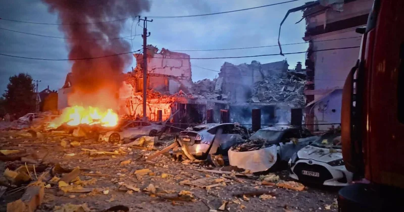 Son zamanların en ağır saldırısı: 500 İHA ve 40 füzeyle şehir yerle bir oldu Sözcü Gazetesi