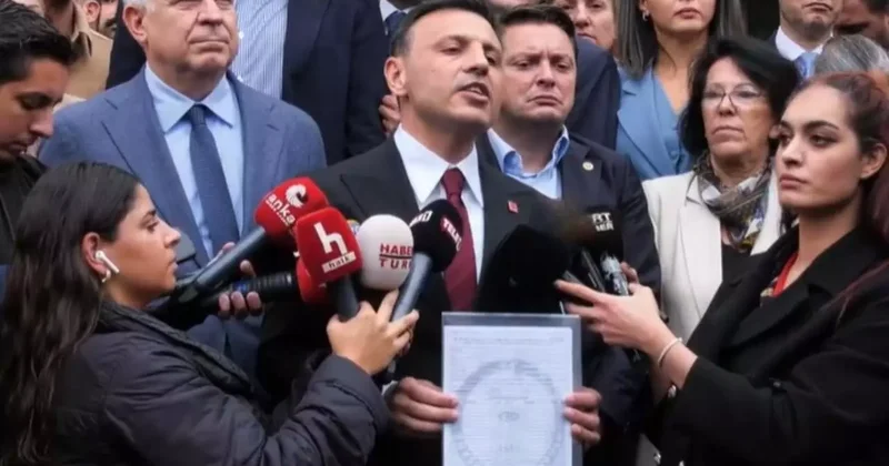 Özgür Çelik mazbatasını teslim aldı