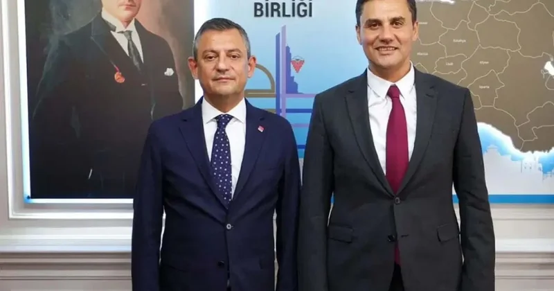 Özgür Özel, Ferdi Zeyrek Vakfı’nın açılışında duygusal konuşma yaptı: “Bu hikaye burada bitmemeli” Sözcü Gazetesi