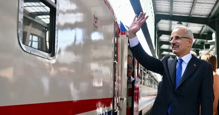 Bakan Uraloğlu duyurdu: Avrupa nın en prestijli treni Orient Ekspres Türkiye ye geliyor!