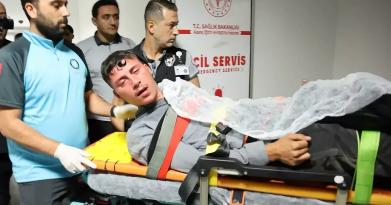 Husumetli iki genç birbirini bıçakladı! Yarasını unutup muhabirlere küfretti