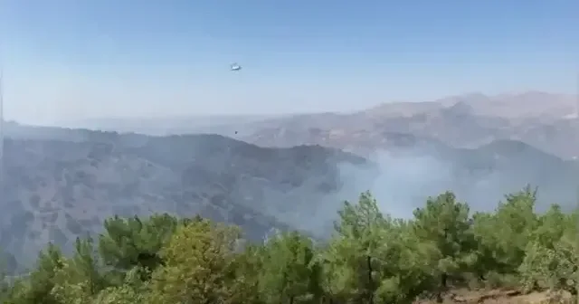 Adıyaman daki yangın kontrol altına alınarak söndürüldü: 6 helikopterle müdahale edildi Adıyaman Haberleri