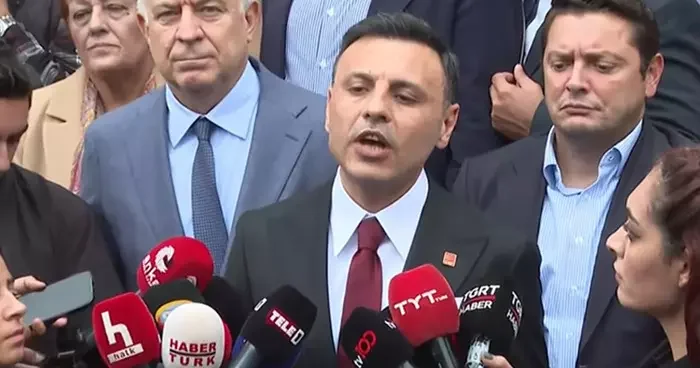 Son dakika İkinci kez seçildi, mazbatayı aldı! Özgür Çelik ten ilk açıklama: Örgütün iradesiyle geldim, örgütün iradesiyle giderim