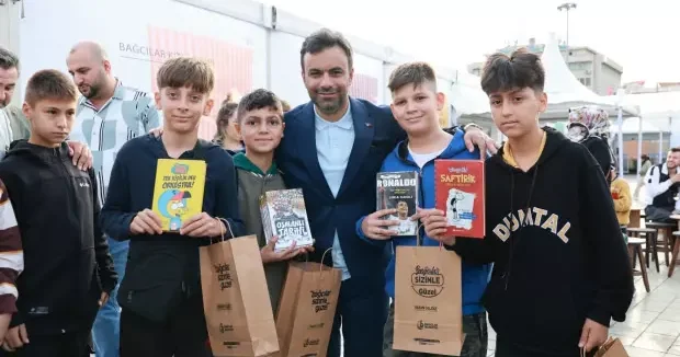 İstanbul haberleri 4. Bağcılar Kitap Fuarı büyük bir coşkuyla devam ediyor 29 Eylül 2025