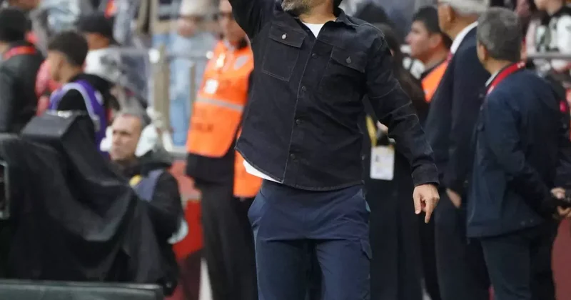 Süper Lig hocasına gazetecilerden ilginç protesto: 25 saniyelik toplantı