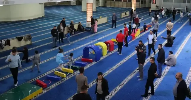 Erzincan da çocuklar Babalar ve Bebeler Camide etkinliğiyle sporla buluşuyor VİDEO İZLE