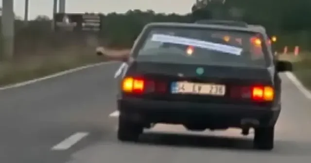 Sakarya’da maganda dehşeti: Düğün konvoyunda havaya ateş açtılar VİDEO İZLE