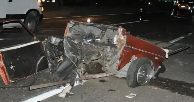 Manisa’da kamyonetle otomobilin çarpışması sonucu 5 kişi öldü VİDEO İZLE