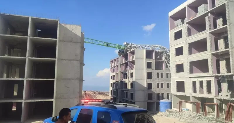 Dinamit Patladı, Kule Vinç Devrildi