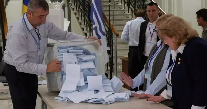 Moldova da olaylı seçim: Katılım oranı yüzde 52 oldu