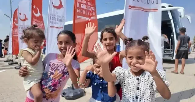 Türkiye dünyaya örnek model oldu: Suriyelilerin gönüllü geri dönüşlerinde rekor rakam VİDEO İZLE