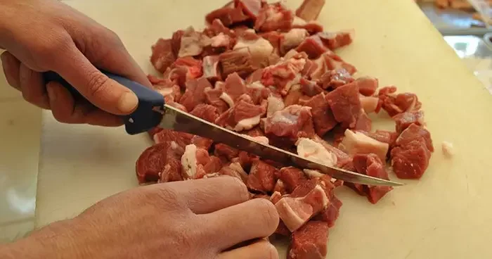 Bayram eti tehlike olmasın! İyi pişirilmeyen et, ciddi mide ve bağırsak sorunu oluşturur! Parça etler derin dondurucuda ne kadar süre durmalıdır?