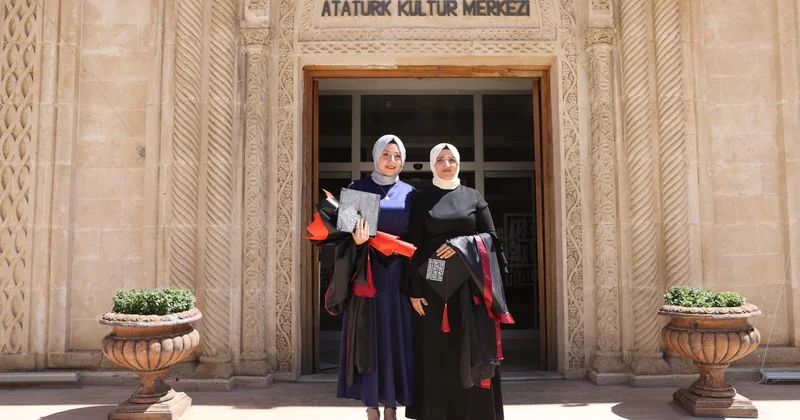 28 Şubat mağduru anne kızıyla aynı üniversiteden mezun oldu