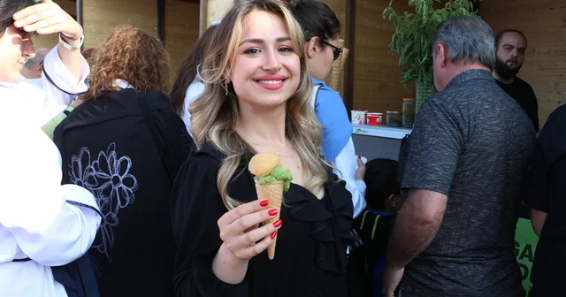 Samsun da Ot Yemekleri Festivali nde ısırganlı dondurma ya yoğun ilgi Samsun Haberleri