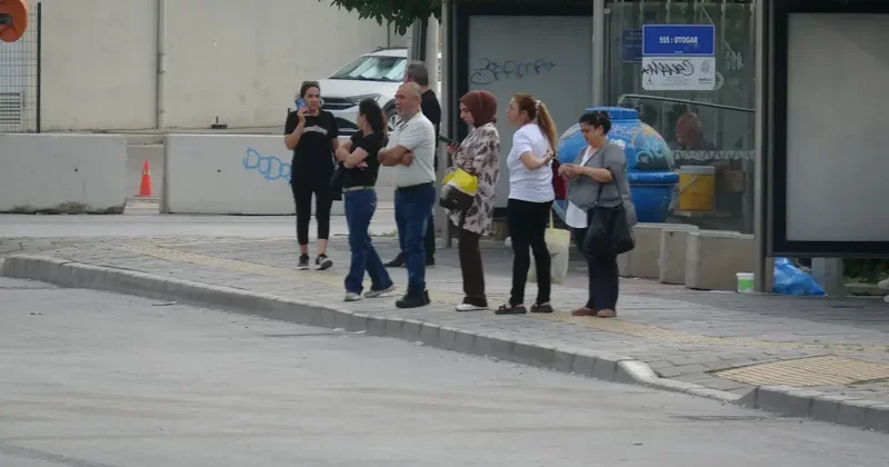 İzmir de Grev Nedeniyle Ulaşımda Yoğunluk