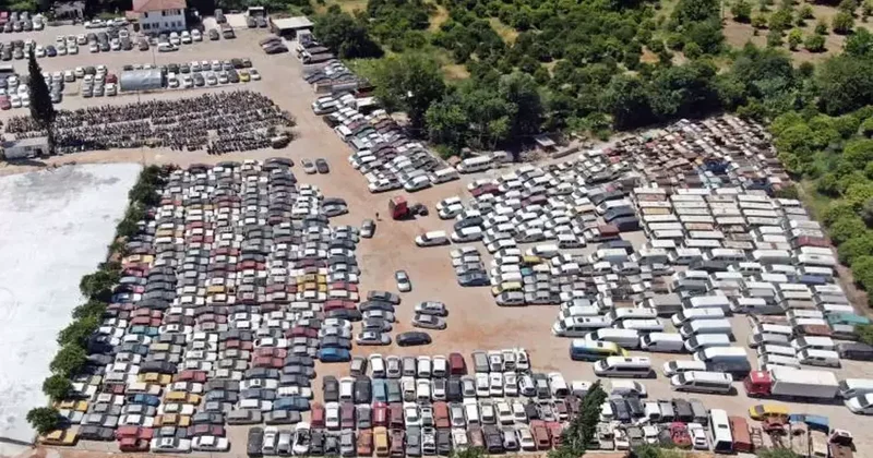 Antalya’da yedieminde milyonluk araçlar çürümeye terk edildi!