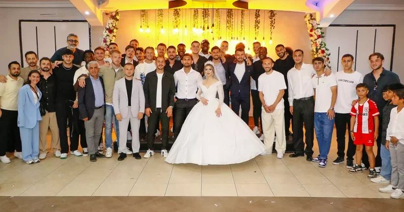 Süper Lig in 19 yaşındaki yıldızı dünya evine girdi: Yalnız bırakmadılar