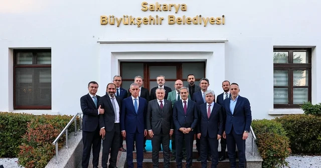 Gençlik ve Spor Bakanı Bak, Sakarya da ziyaretlerde bulundu Sakarya Haberleri