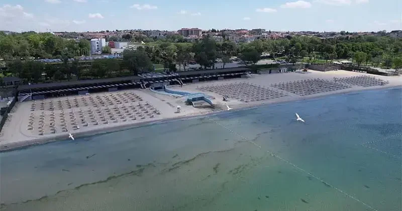 İstanbul da plajlar sezona hazır; giriş ücreti 1500 lira olan var