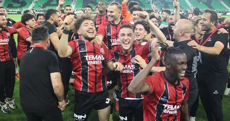 Fatih Karagümrük kupasını aldı