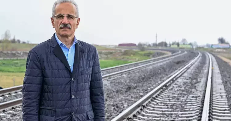Bakan Uraloğlu: Demiryolunda nihai hedefimiz 28 bin 500 km