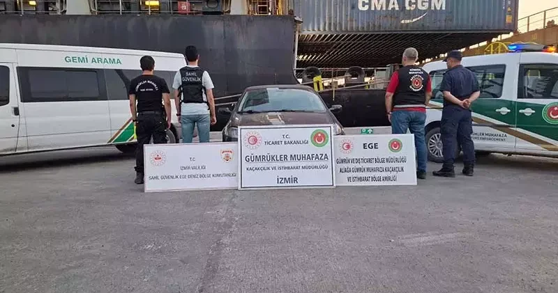 Gümrük ekipleri, İzmir de 54 ton kaçak akaryakıta el koydu
