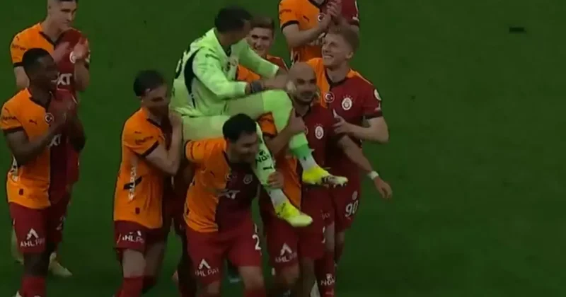 Galatasaray da Fernando Muslera omuzlarda taşınarak veda etti