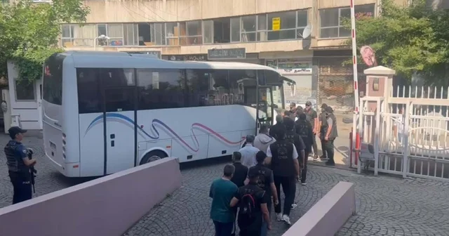 Vergi kaçırıp, FETÖ ye para aktardıkları belirlenen künefeci zinciri şüphelilerinden 13 ü tutuklandı İzmir Haberleri