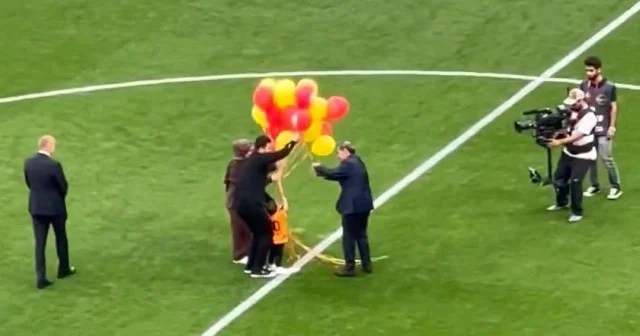 Minik Ali Asaf için bu kez de Rams Park ta balonlar gökyüzüne yükseldi VİDEO İZLE