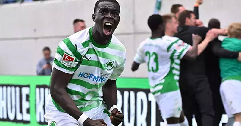 Southampton lands promising German defender Quarshie
